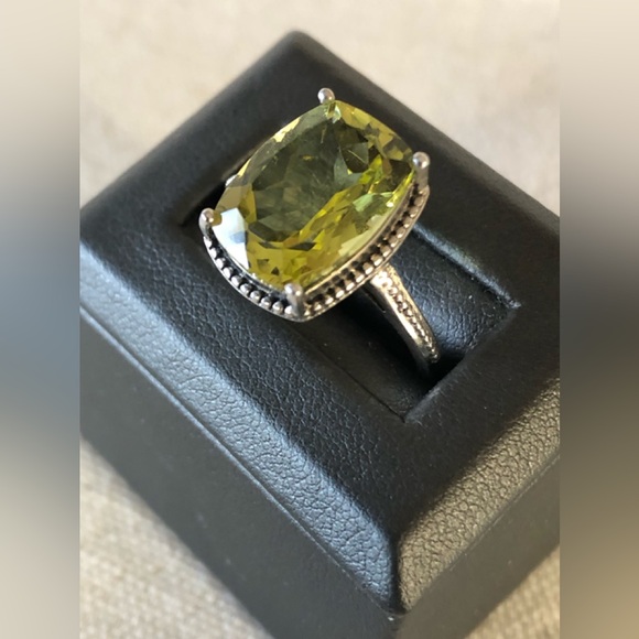.925 Sterling Silver & Faceted Peridot Gemstone Ring sz 10 - Picture 5 of 10